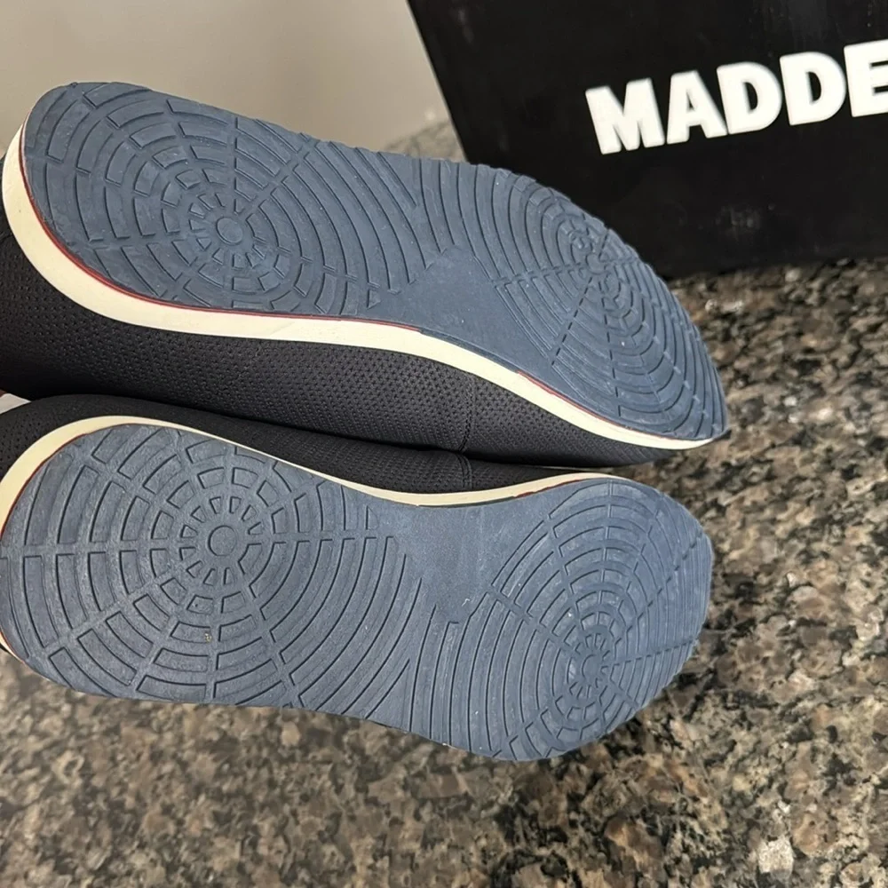 Steve Madden book navy suede NIB 11.5